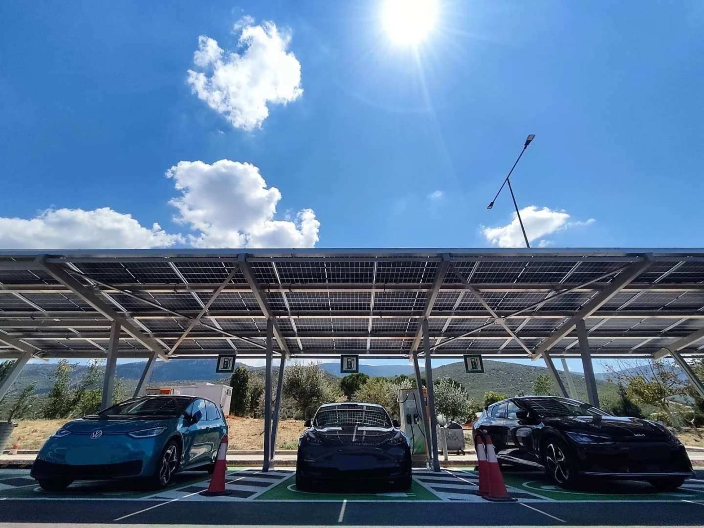 EasyPower Seirios solar hybrid EV charging installation